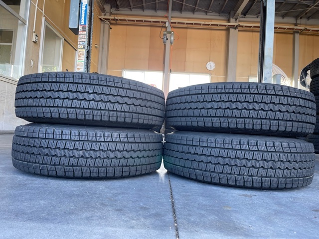 車 195/80R15 107/105LT 200系 ハイエース 仙台で直接手渡希望