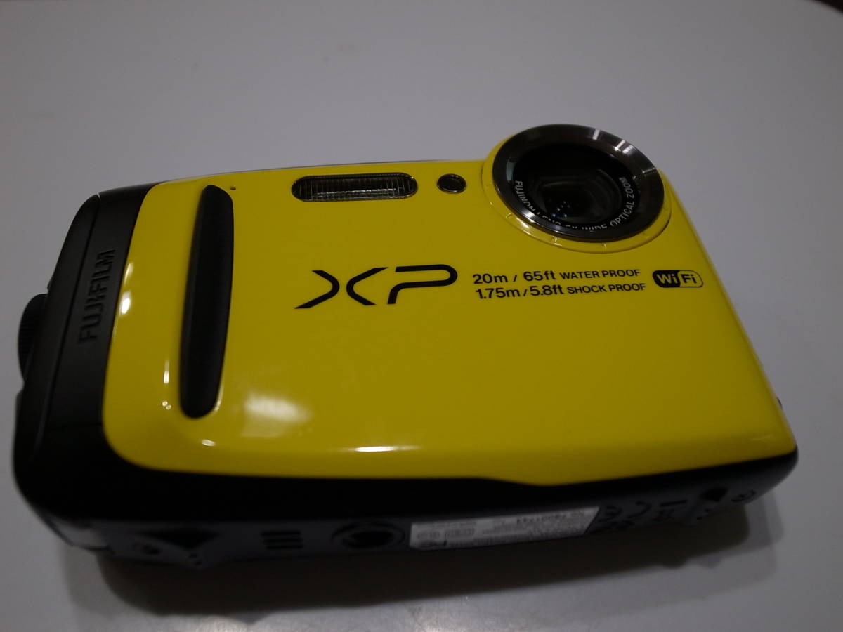 富士フィルム FINEPIX XP120 イエロー　②　/20m防水・Wi-Fi・1.75m耐落下衝撃//マリンスポーツや工事現場にも XP120 イエロー FinePix ★動作確認済み 価格比較 （イエロー）（防水、防塵）超美品極上（バッテリー2個、メモリカード32GB付）