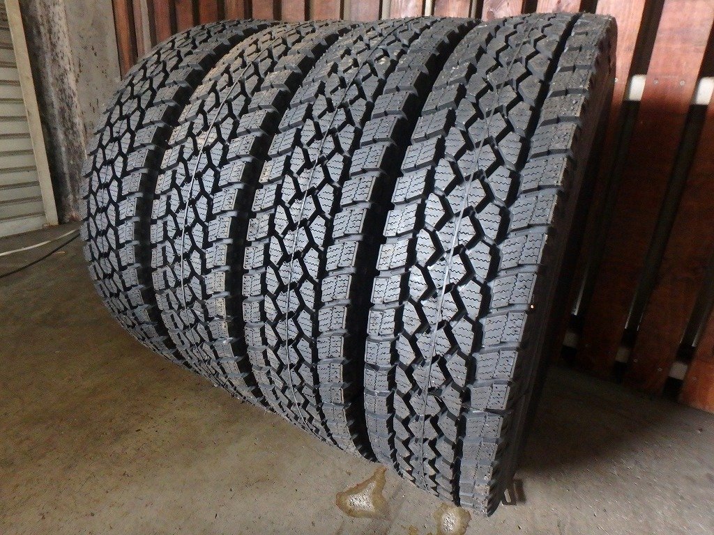 新作入荷，高品質 C17 195/85R16 114/112 TOKO M917 再生スタッドレス 4本(タイヤ)｜売買されたオークション情報、yahooの商品情報をアーカイブ公開 - オークファン タイヤ