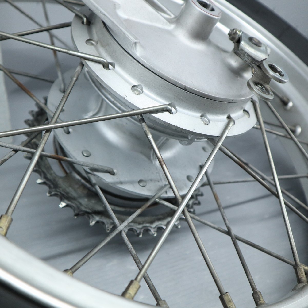 ホンダ FTR223 MC34 純正 リア ホイール 18x3.00 220728HD2004(リア 