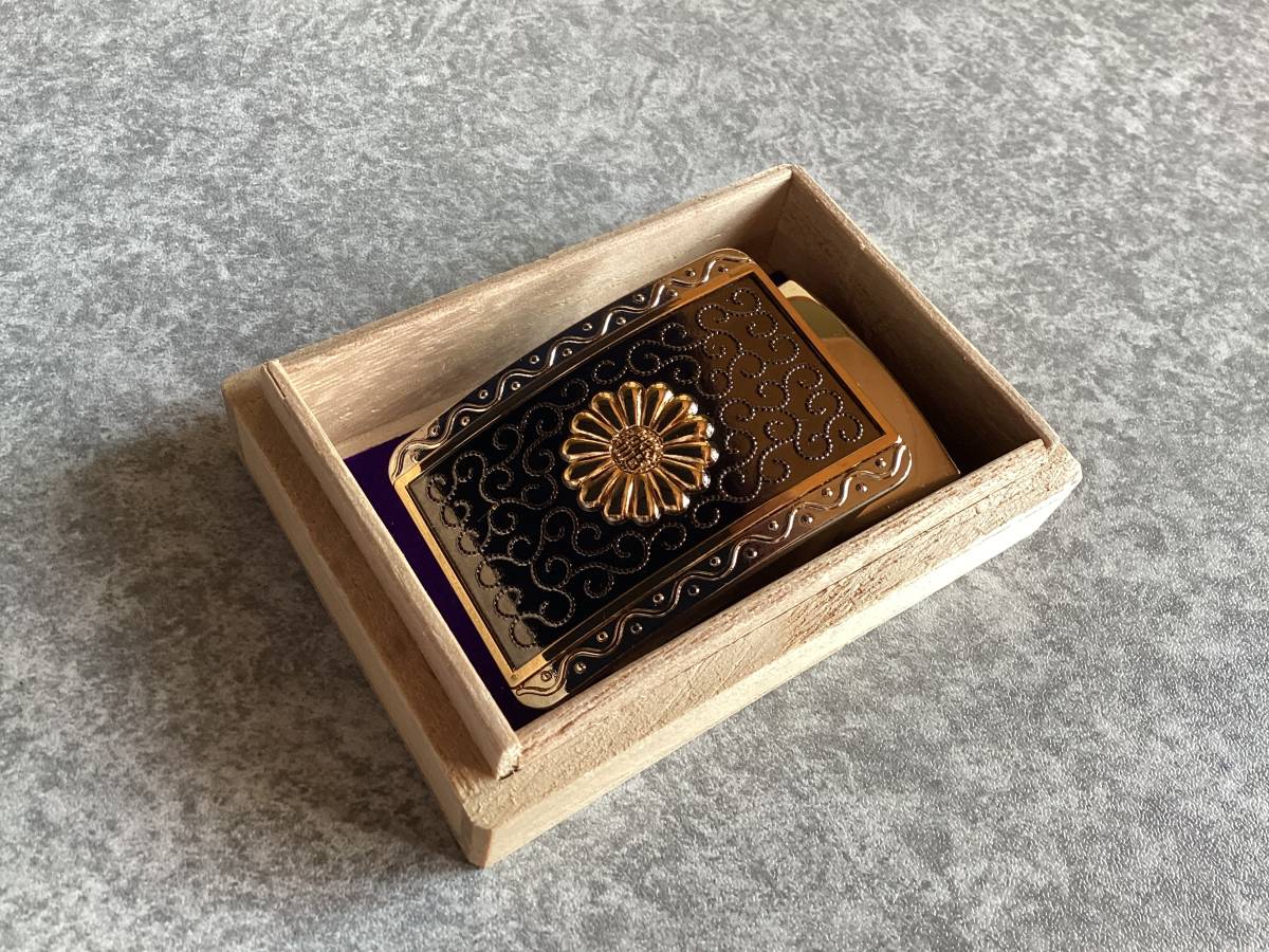 美術品・アンティーク・コレクション 菊の御紋付 九谷焼 壺 叙勲記念