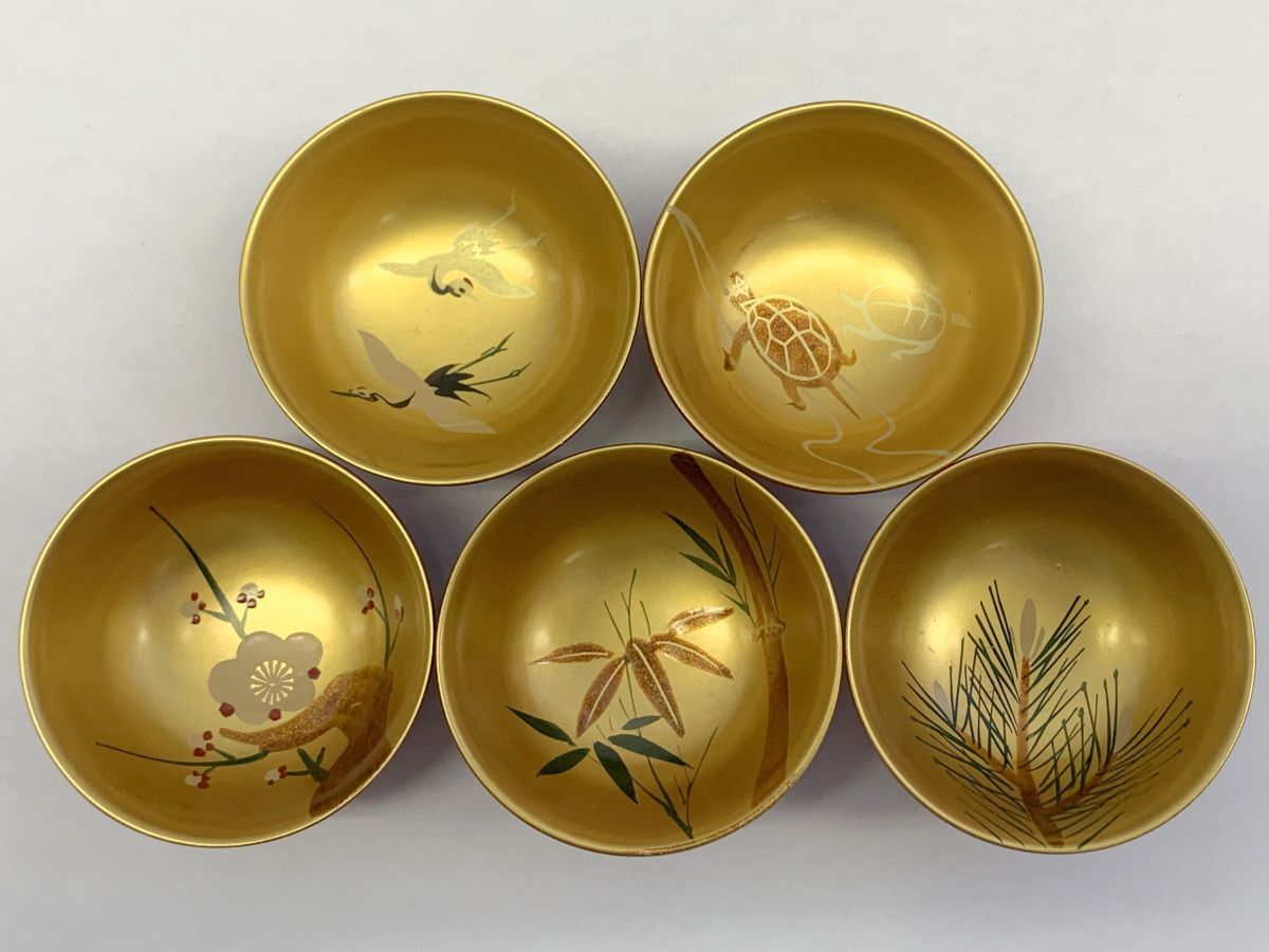 D055-I28-3628 木曽漆器 工芸品 お猪口 盃 酒器 鶴 亀 松竹梅 七福神