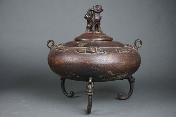 A-330□時代唐銅 獅子つまみ蓋 刀目貫模様 茶道具模様 足付香炉(銅製 
