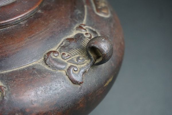 A-330□時代唐銅 獅子つまみ蓋 刀目貫模様 茶道具模様 足付香炉(銅製 