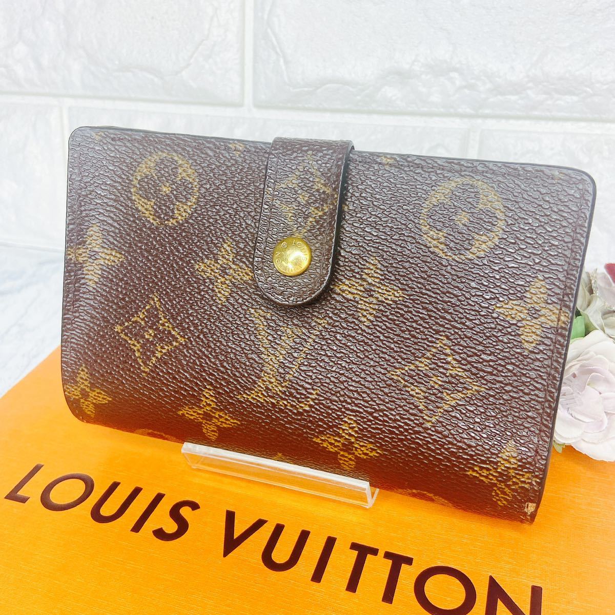 louis-vuitton-zippy-wallet--M42616_PM2_Front%20view
