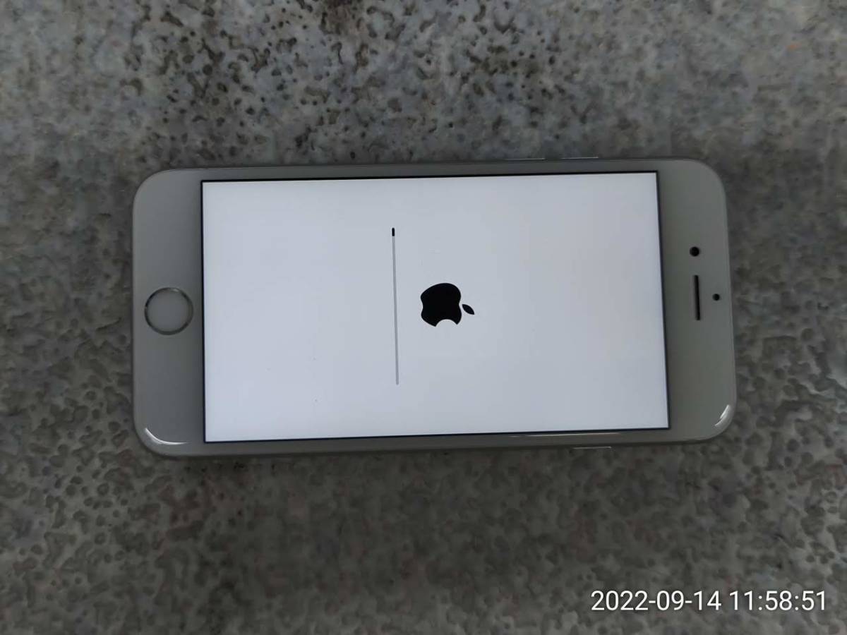 iPhone XR 64GB ブラック とてもきれい 【公式通販】