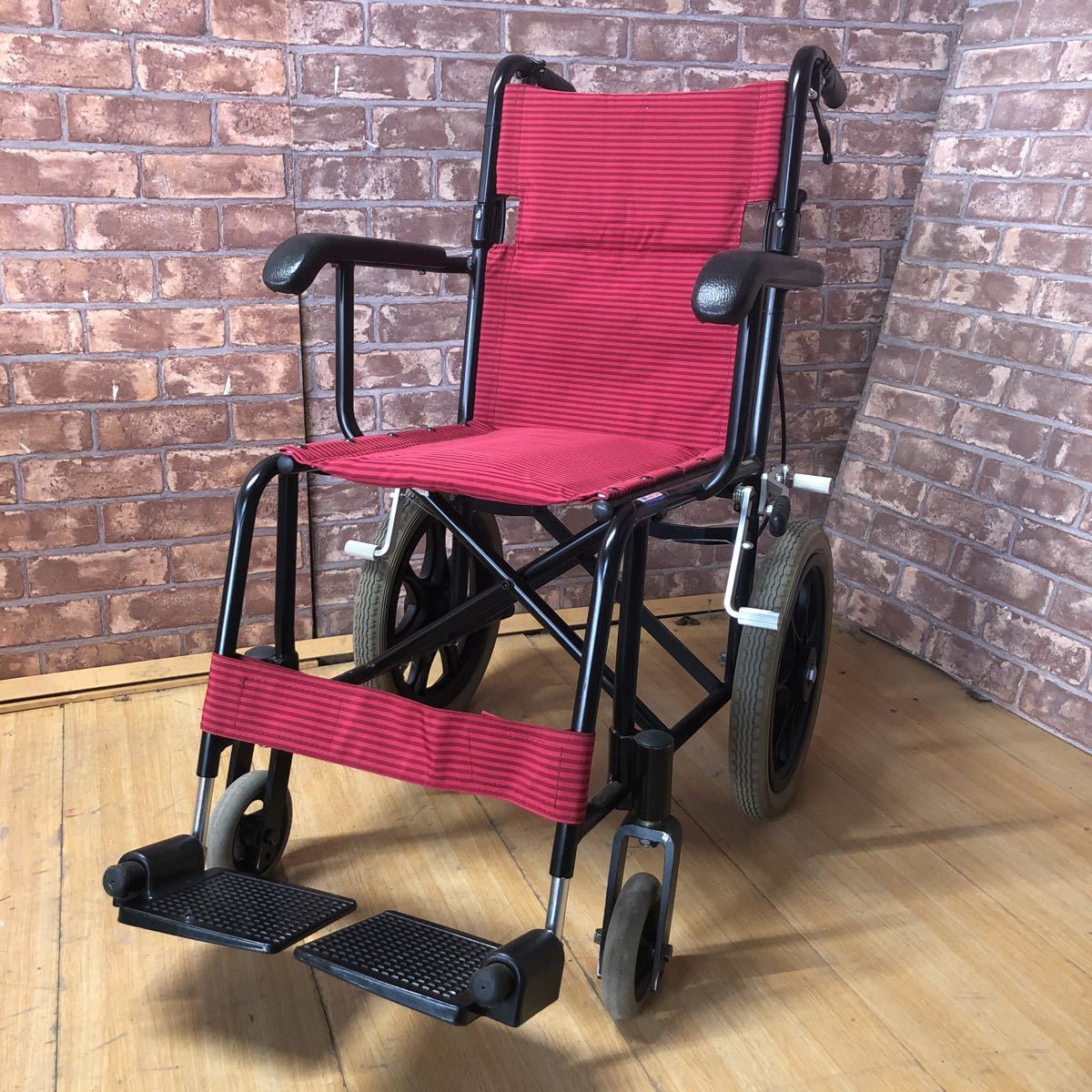日進医療器 超軽量 コンパクト 介助用車椅子 TH-2SB NEO-2 アルミ製 