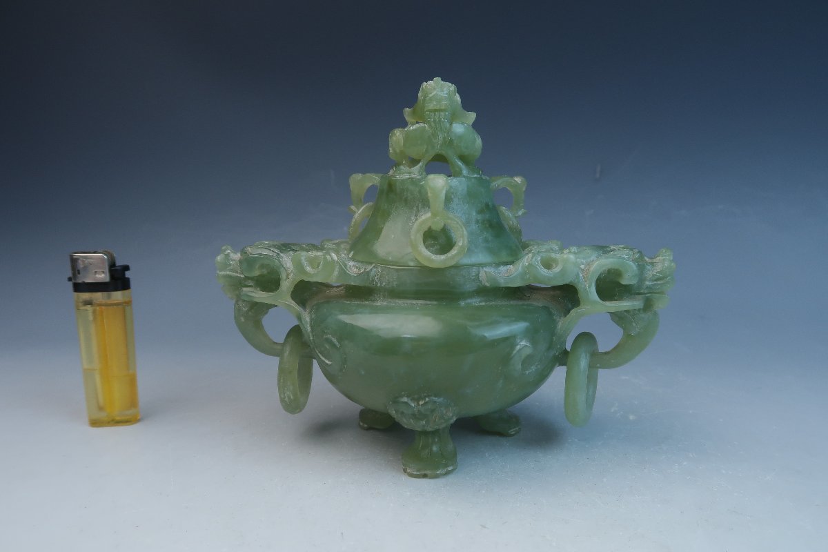 中国古玩 砡彫香炉 三足 遊環 玉彫刻 砡製翡翠龍細密彫刻遊環香炉 龍頭