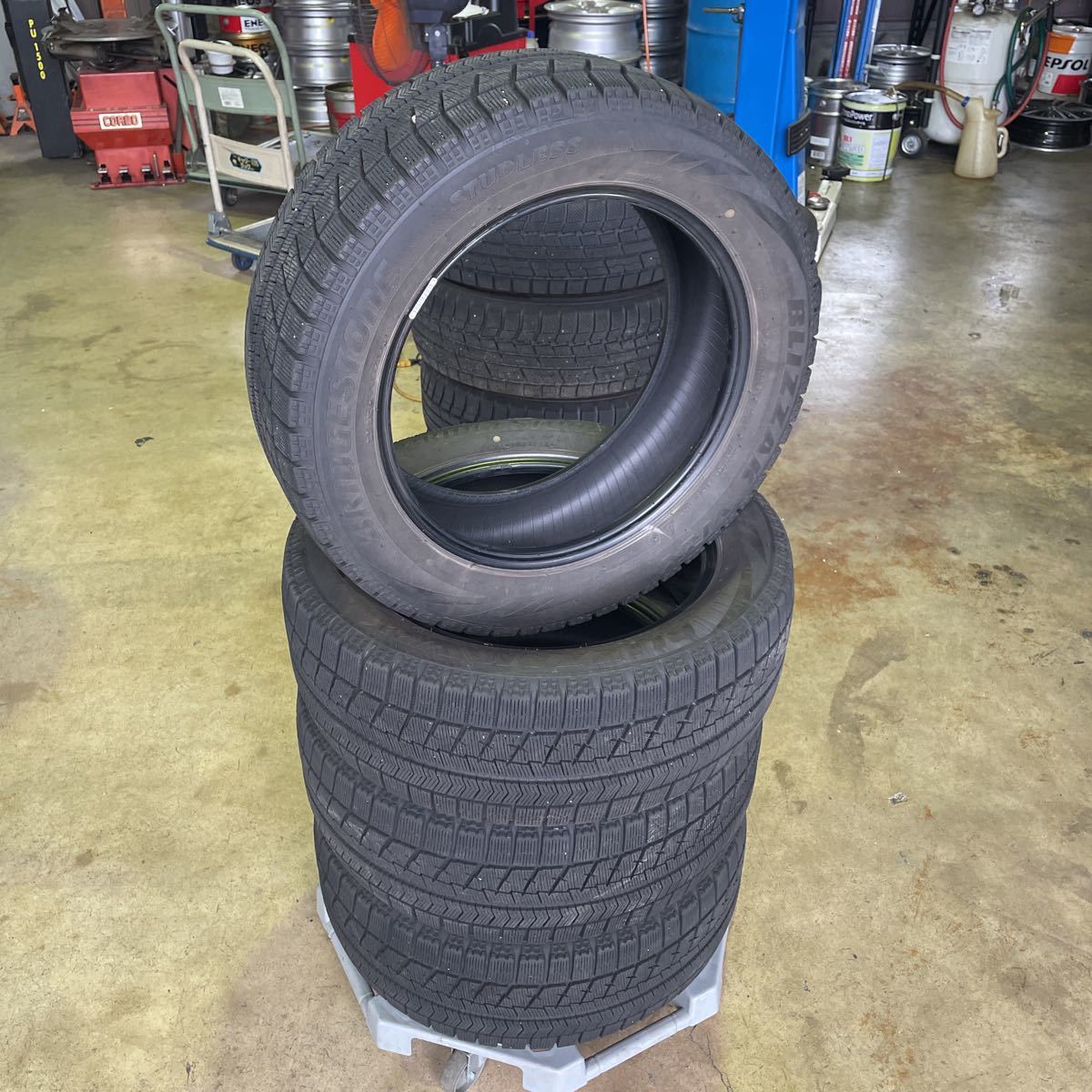 【高品質，SALE】 ブリヂストン ブリザック VRX 205/55R16 4本 タイ2017年製(中古品)｜売買されたオークション情報、yahooの商品情報をアーカイブ公開 - オークファン 16インチ