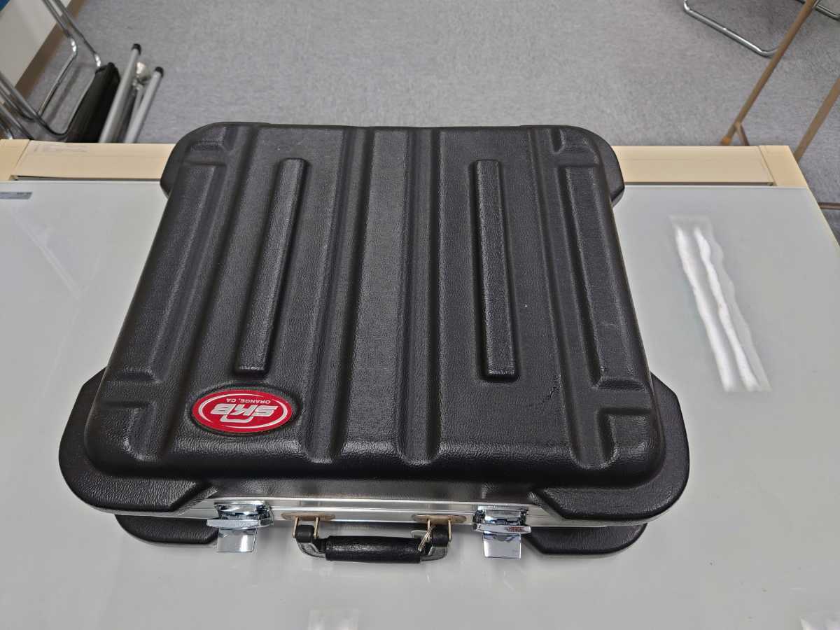 SKB エスケービー R100 10Uミキサーケース 鍵付き SKB ミキサー、機材