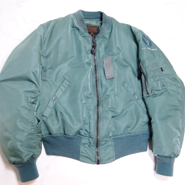 【人気定番，HOT】 ALPHA INDUSTRIES MA-1 フライトジャケット 緑系 米国製 size M アルファ Flight Jacket made in USA(Mサイズ)｜売買されたオークション情報、yahooの商品情報をアーカイブ公開 - オークファン 男性用