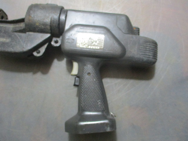 IZUMI 泉精器 イズミ 充電式圧着工具 REC-120A 泉精器製作所 12V対応 充電工具 電動油圧 マクセルイズミ 電動油圧式 REC-120 ダイス多数付属 ○泉精器／IZUMI 電動油圧式圧縮工具 REC-150EM1川崎店