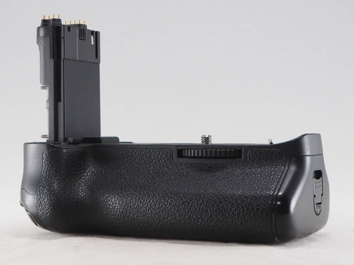 ★良品★ キャノン CANON BG-E11 バッテリーグリップ Battery Grip【EOS 5D MarkⅢ/5Ds/5DsR用】　　0521#0051 #ms355 BG-E11 Canon バッテリーグリップ ☆極上美品☆ ＃2241 中古：AB(良品