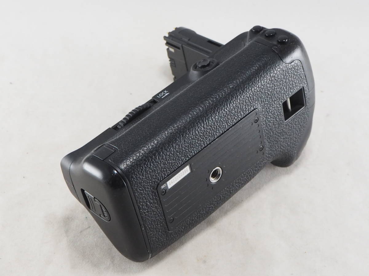 ★良品★ キャノン CANON BG-E11 バッテリーグリップ Battery Grip【EOS 5D MarkⅢ/5Ds/5DsR用】　　0521#0051 #ms355 BG-E11 Canon バッテリーグリップ ☆極上美品☆ ＃2241 中古：AB(良品
