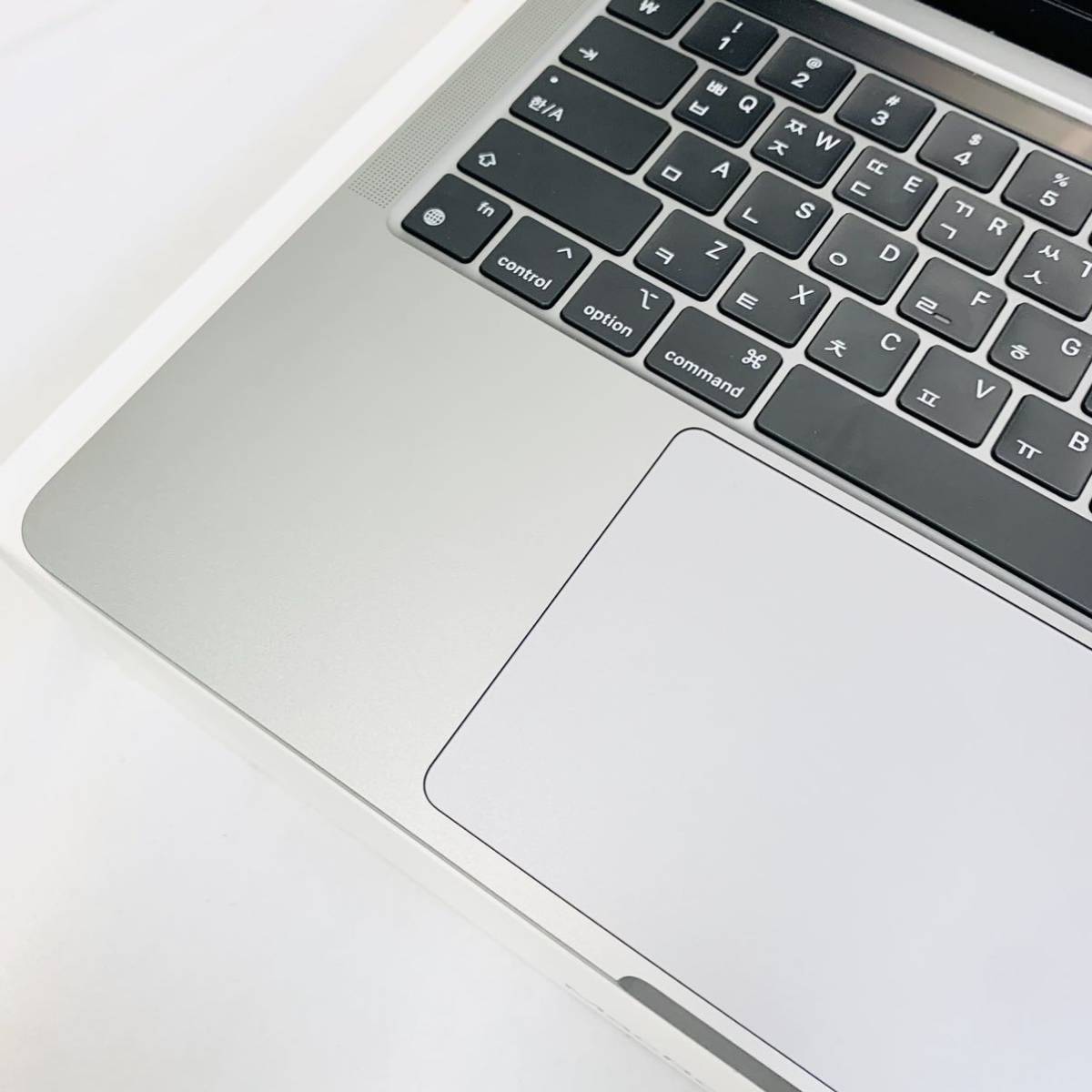 Apple MacBook Pro 2020 M1 16GB 512GB 充放電13回 A2338 ハングル文字 
