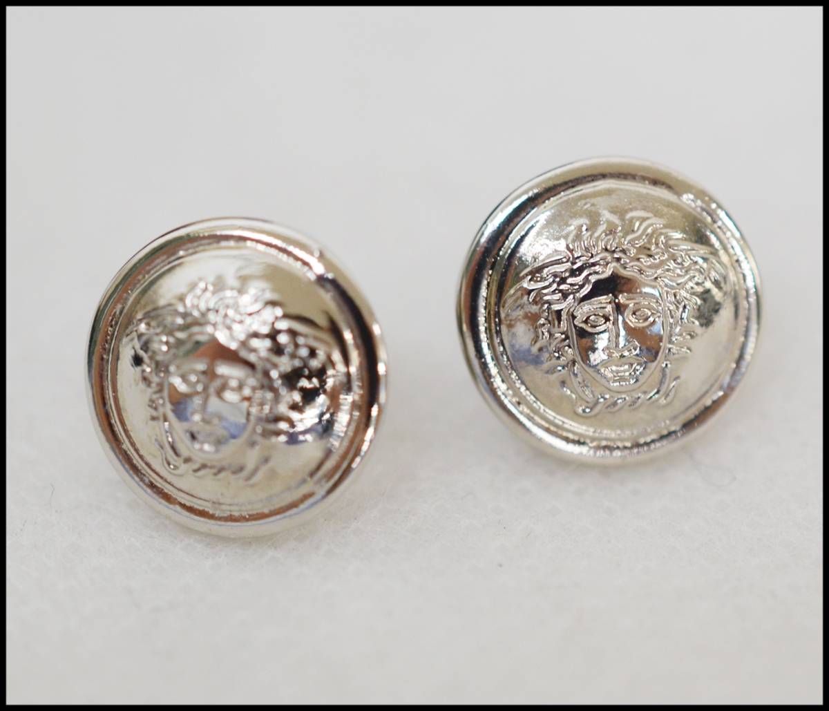 VERSACE ピアス ヴェルサーチ メデューサ - | 金メッキ メドゥーサ