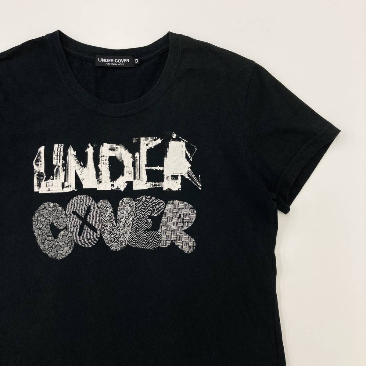 レア UNDERCOVER Original Fake KAWS ロゴ Tシャツ 黒 XSサイズ レア UNDERCOVER Original Fake KAWS ロゴ Tシャツ 黒 XSサイズ
