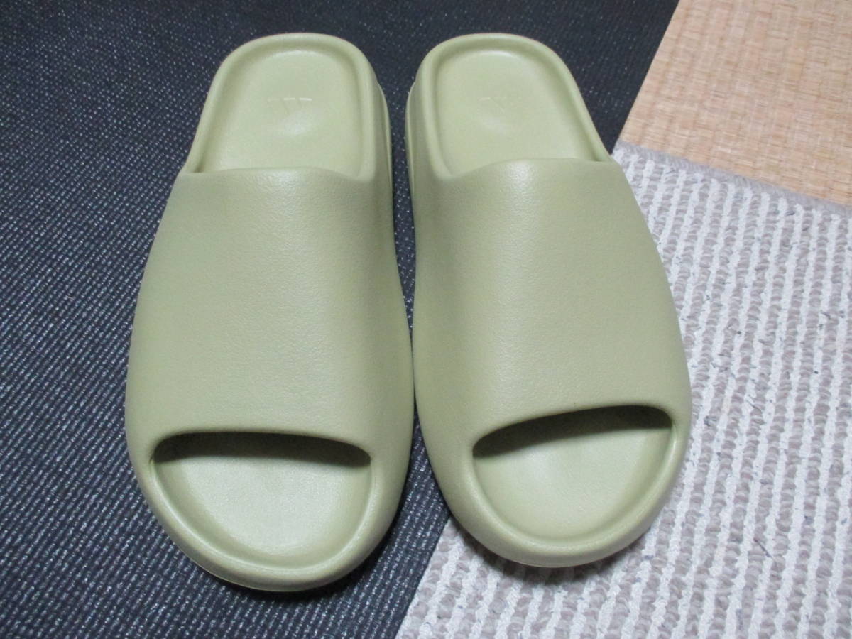 新品未使用・送料700円】adidas YEEZY SLIDE US11 29.5cm RESIN/RESIN 