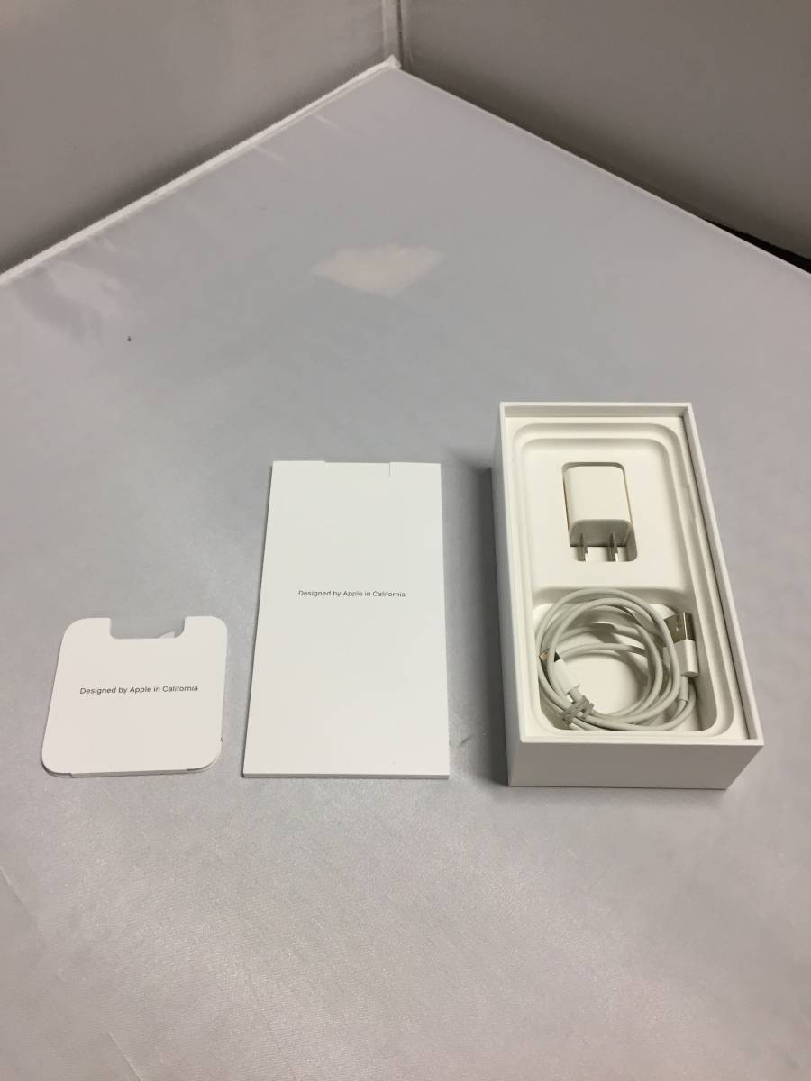 □完品 Apple iPhone Xs 256GB au ゴールド MTE22J/A 【22/1003/01