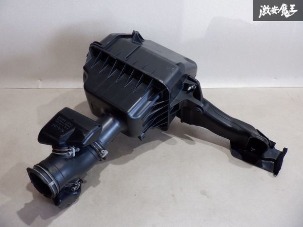 ハイエース 純正 エアクリーナーボックス 6型GDH206 1GD ディーゼル トヨタ純正 GDH206V 200系 ハイエース 6型 1GD-FTV 2.8L ディーゼル