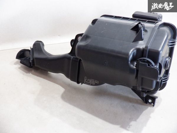 ハイエース 純正 エアクリーナーボックス 6型GDH206 1GD ディーゼル トヨタ純正 GDH206V 200系 ハイエース 6型 1GD-FTV 2.8L ディーゼル