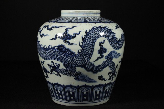 特別依頼出品 三井家由来某寺院所蔵 大明宣徳年製 龍紋染付花瓶 高41