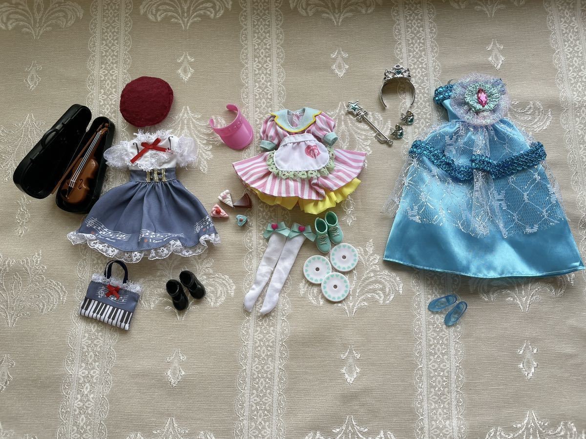【定番人気，高品質】 リカちゃん アウトフィット ブライス バービー ジェニー 洋服 ドレス ワンピース ピュアニーモ アゾン プリキュア 3点セット(人形)｜売買されたオークション情報、yahooの商品情報をアーカイ 人形