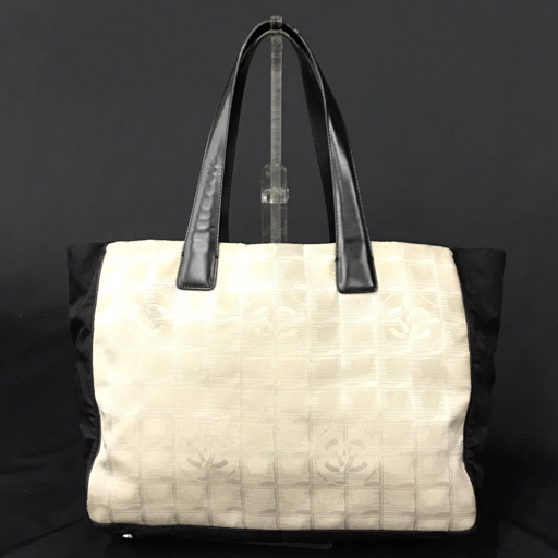 シャネル ニュートラベル トートPM ハンドバッグ シルバー金具 レディース バイカラー 黒×アイボリー系 CHANEL CHANEL シャネル ニュートラベルライン 買える どこで 8番台肩がけシルバー銀