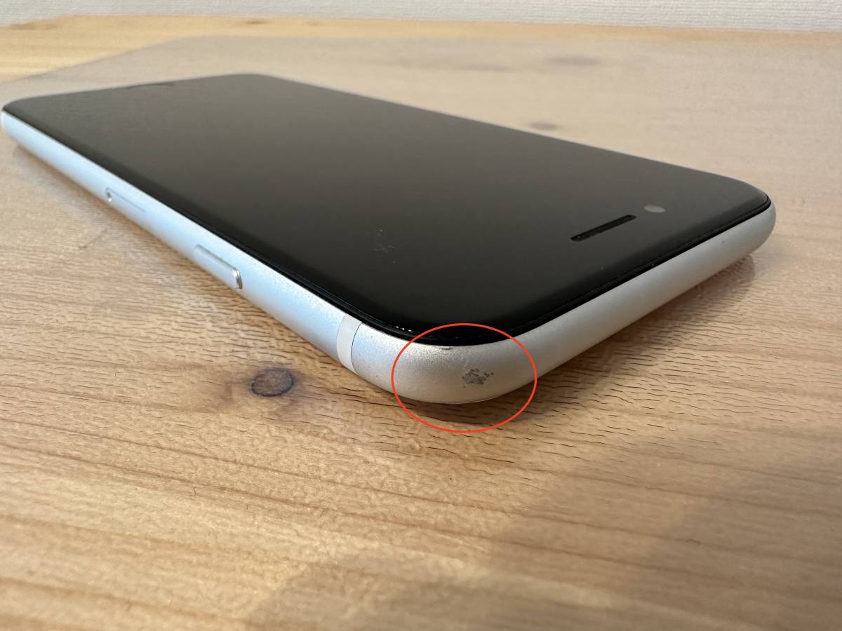 iPhoneSE 第2世代 128GB ホワイト/SIMフリー/本体のみ/背面一部ヒビ