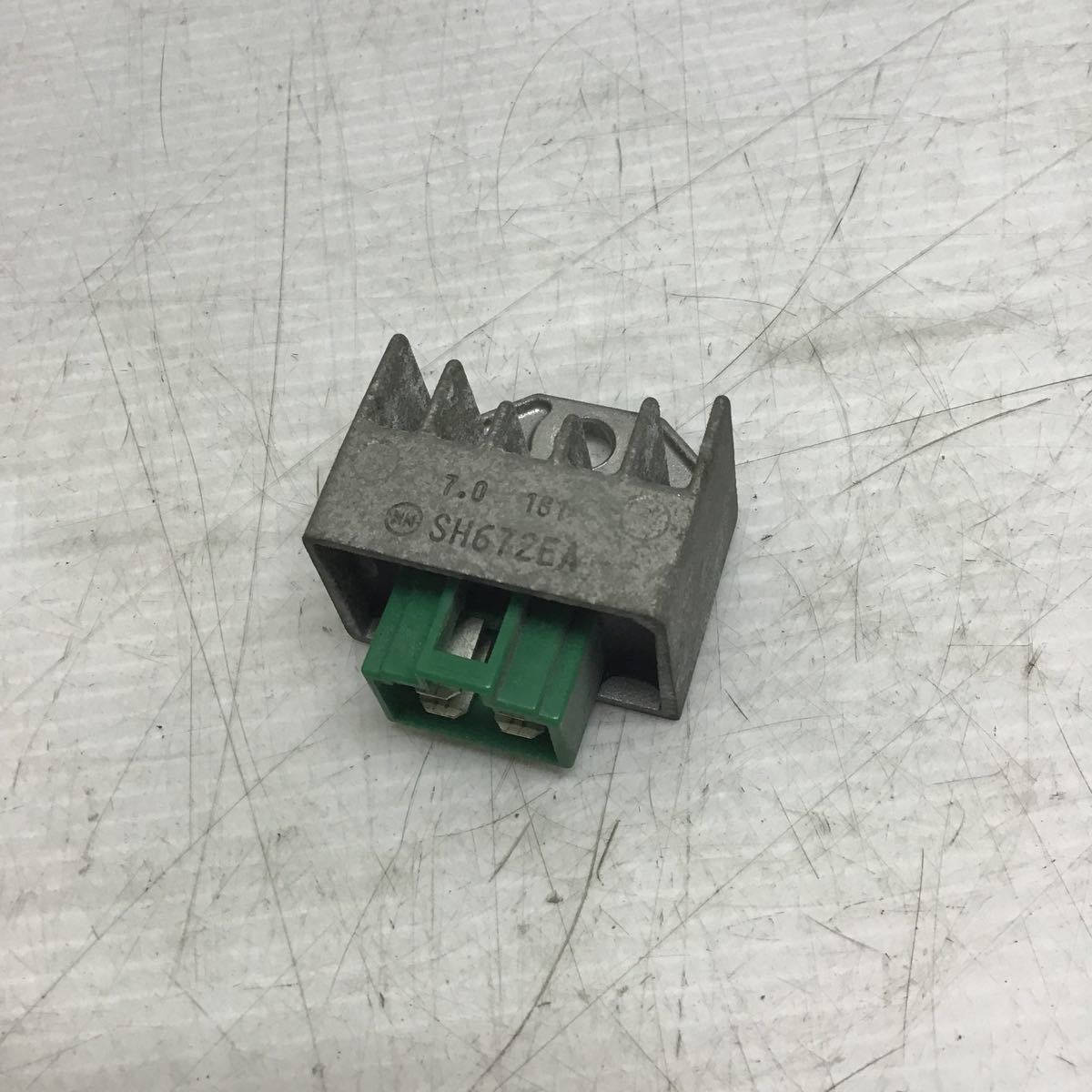 M31-33ne スズキ アドレスV50 CA44A レギュレーター 動作確認済み 純正 