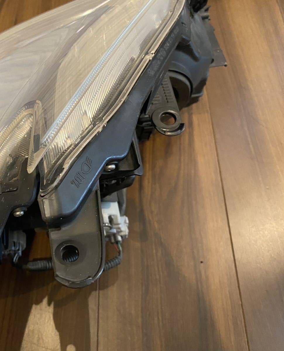 ステー割れなし！ ヘッドライトコンピュータ付き！ PRIUS プリウス