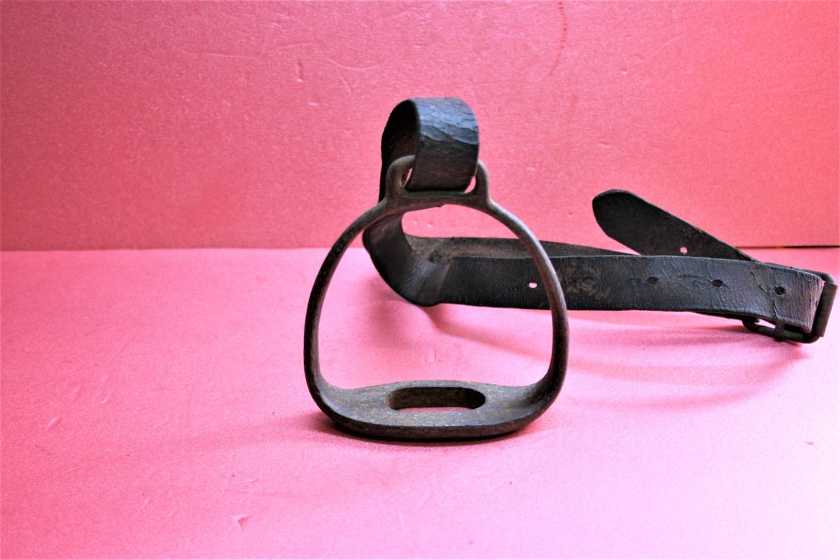鉄製の鐙　　2点です_2
