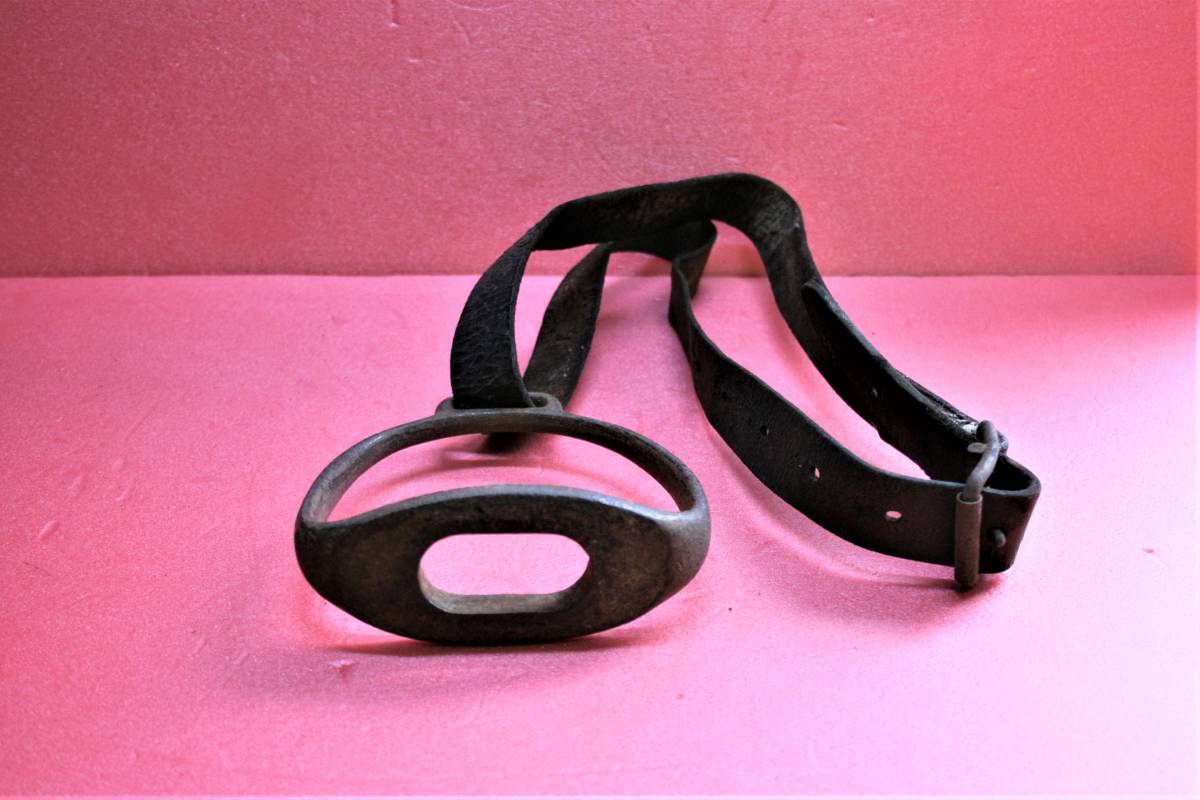 鉄製の鐙　　2点です_6