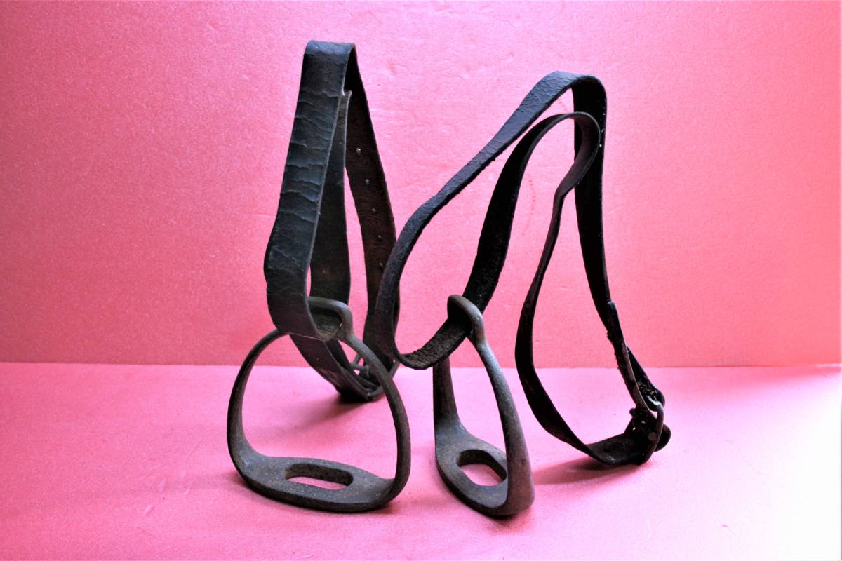 鉄製の鐙　　2点です_7