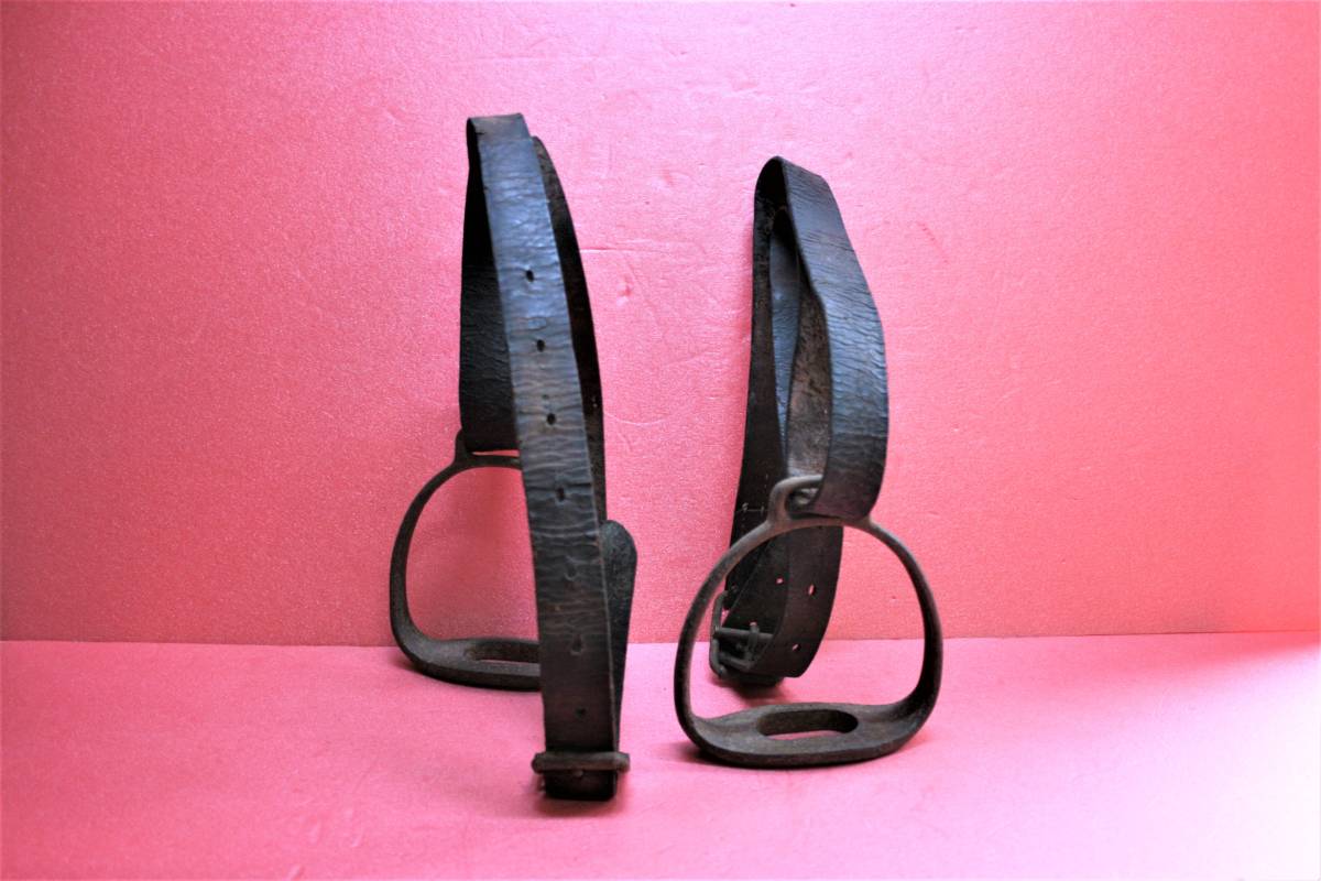 鉄製の鐙　　2点です_8