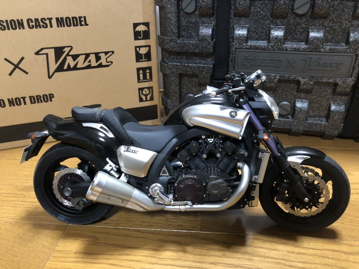 HPI-Racing YAMAHAヤマハVmax1700 1/6サイズ ボディーカラー黒 完成品