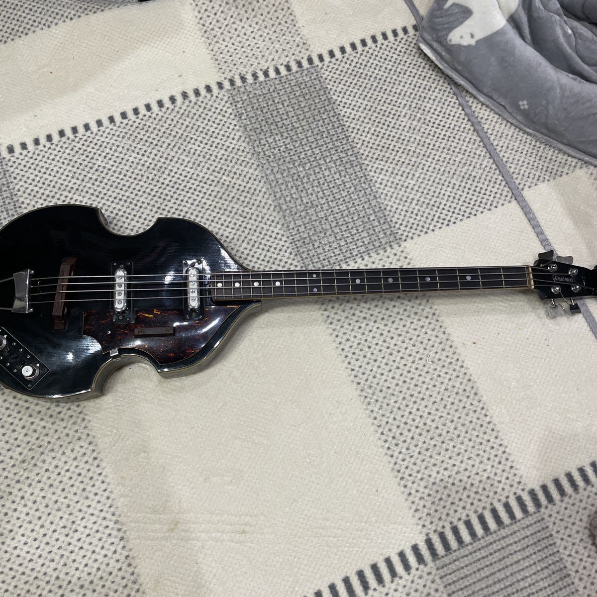First man ファーストマン エレキベース バイオリンベース 現状品