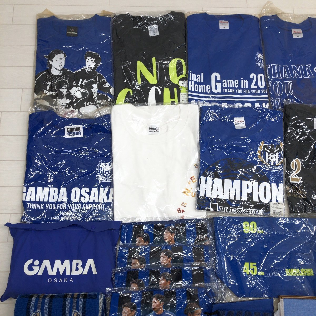 ☆新品含む ガンバ大阪 Tシャツ バッグ タオルなど 応援グッズ 大量  