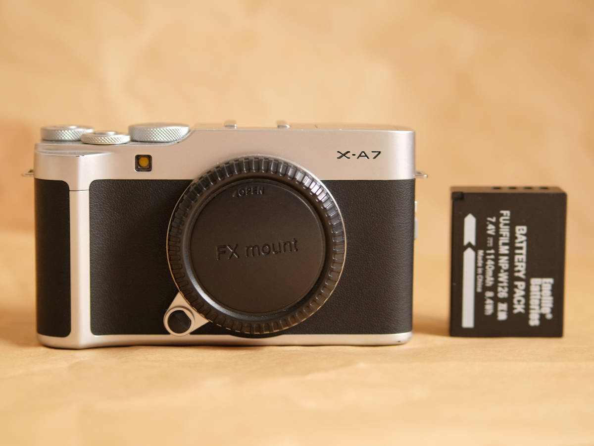FUJIFILM X-A7 ボディ シルバー