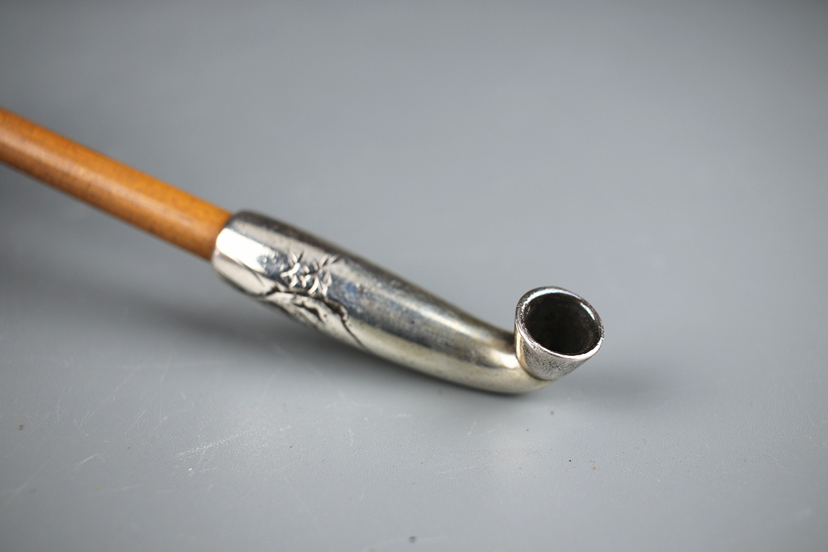 Z0949 時代 喫煙具 【廣正刻】 純銀 虎図彫刻 キセル 煙管／状態いい美