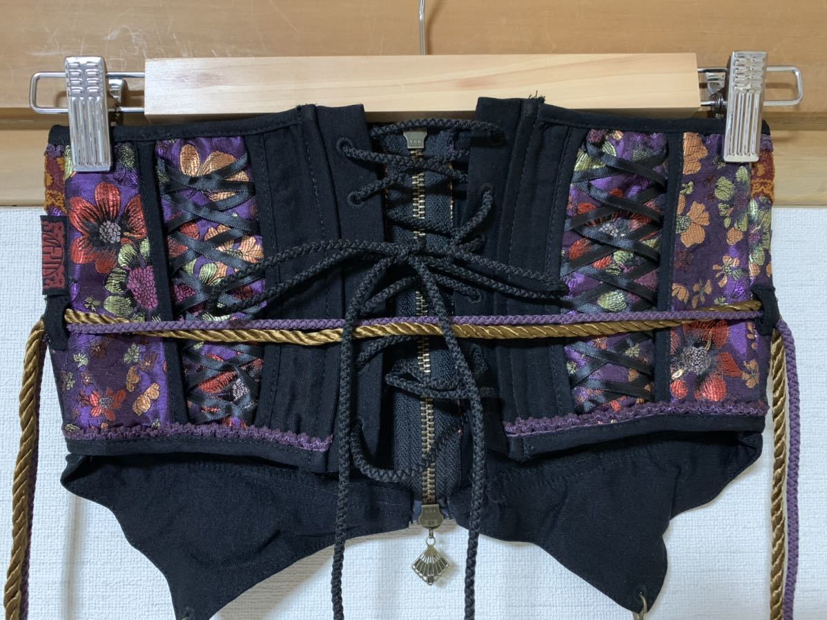 Ozz Oneste☆【難あり】椿刺繍和柄コルセット・黒×紫☆OzzOn☆和装(帯