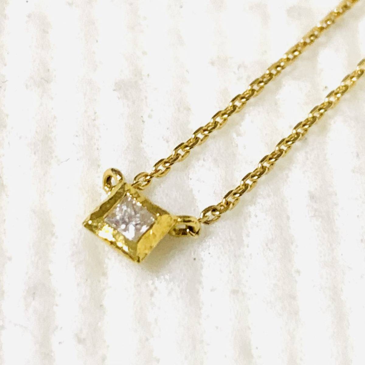 サファイア 0.70ct ミステリーセッティング クロス ペンダントトップ