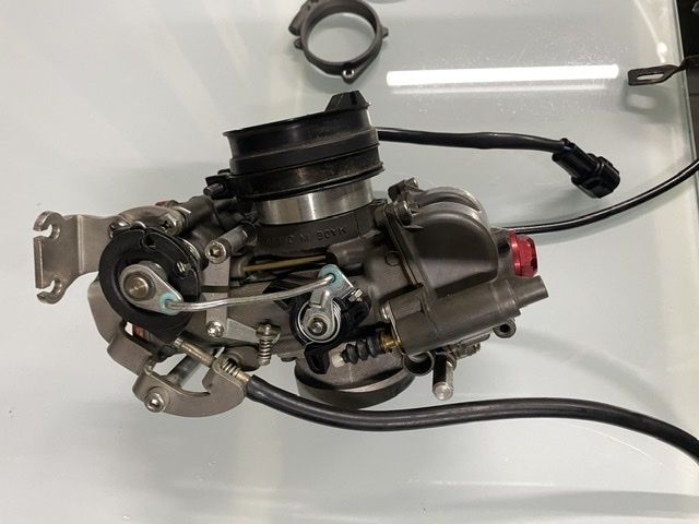 美品 箱付き TMR-MJN 40π キャブレター 専用スロットル付属 DRZ400 SM  