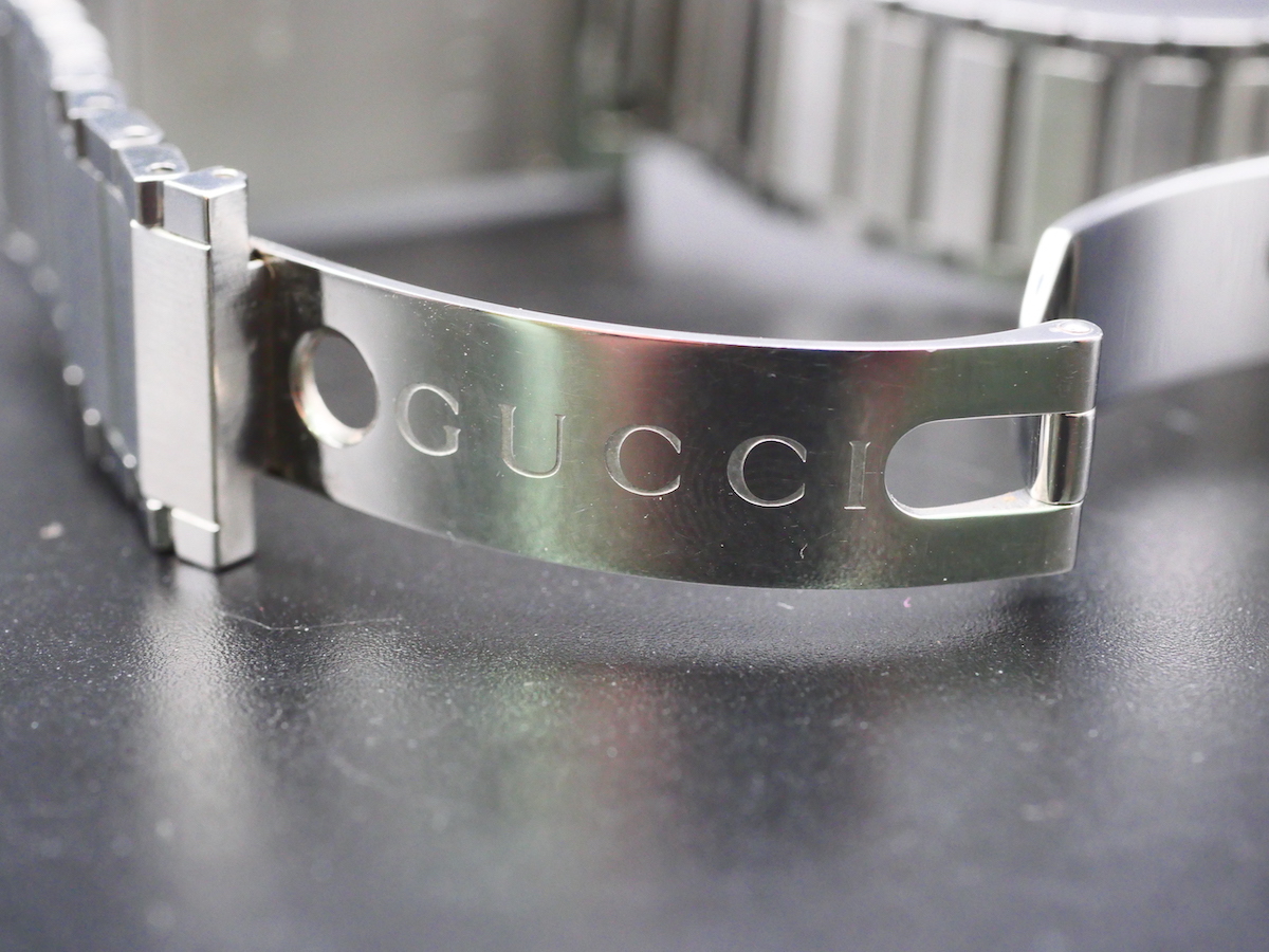 スクエア グッチ 腕時計 ブラック文字盤 Gロゴ 公式通販 稼動品 GUCCI