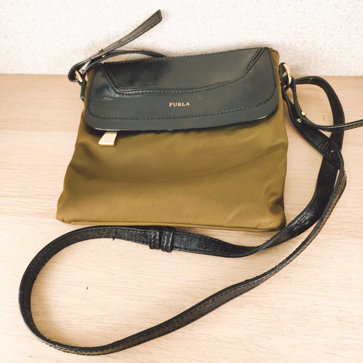 FURLA フルラ ショルダーバッグ ナイロン×レザー カーキ系 肩掛け 斜 