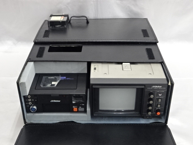 H-5-1123 ○ Victor ビクター ◇ 貴重なケース付き ポータブル ビデオ