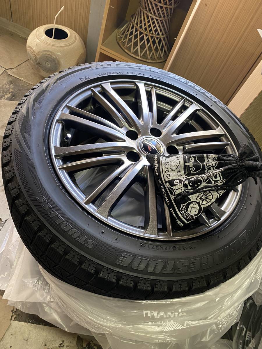 ブリヂストン　ブリザック　REVO　GZ　 215/55R17 クラウンに使っていました