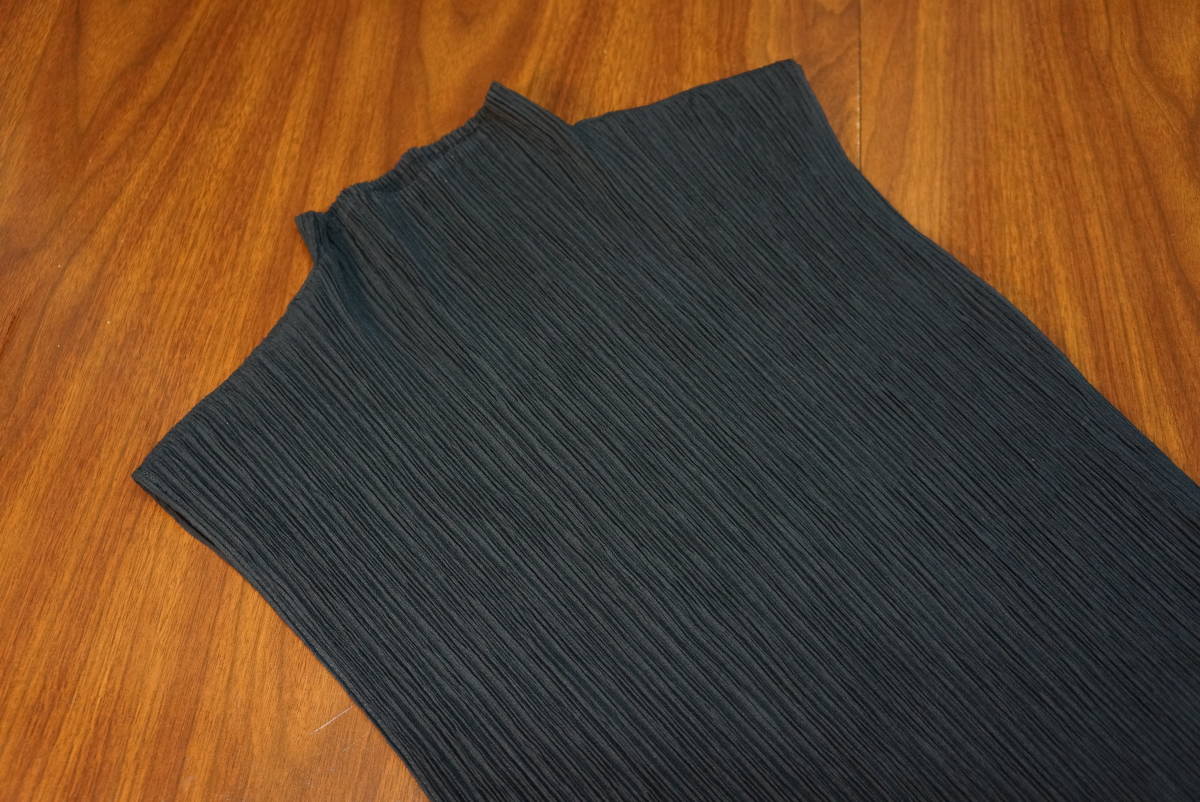 ISSEY MIYAKE FETE イッセイミヤケ フェット ノースリーブ BK プリーツ 