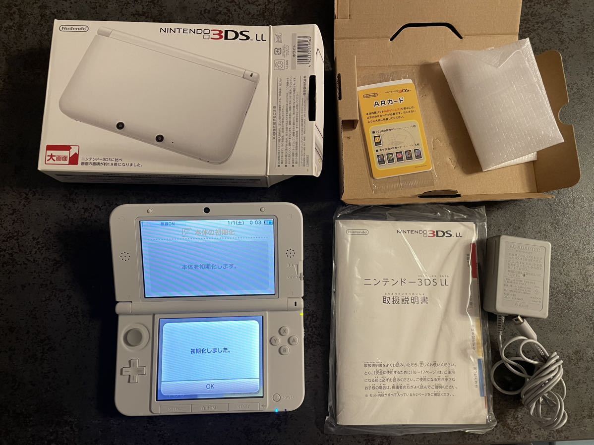 Nintendo 3DSLL 本体　箱ありホワイト　ニンテンドー 3DS LL 本体　ACアダプタ付 テレビゲーム ゲーム