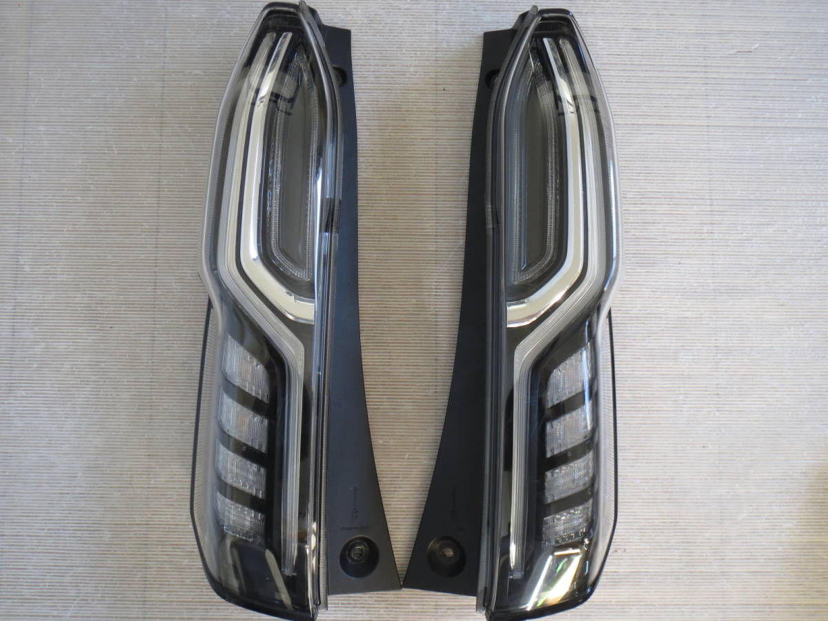 N-BOXカスタム 純正 テールランプ 左右セット ICHIKOH 33500-TTA-J115 